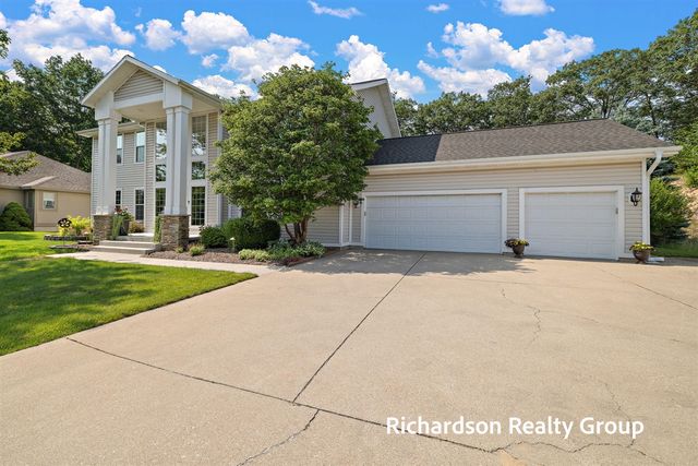 18657 Sioux Drive, Spring Lake, MI 49456