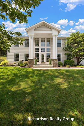 18657 Sioux Drive, Spring Lake, MI 49456