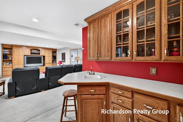 18657 Sioux Drive, Spring Lake, MI 49456