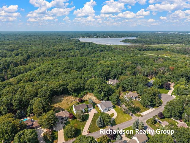 18657 Sioux Drive, Spring Lake, MI 49456