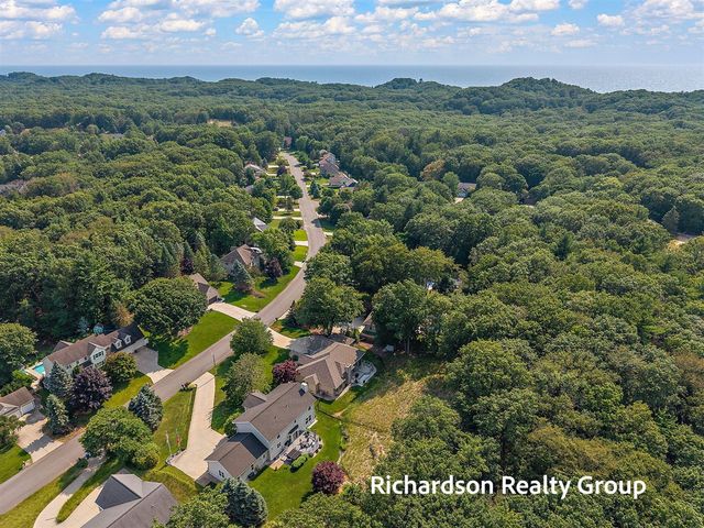18657 Sioux Drive, Spring Lake, MI 49456