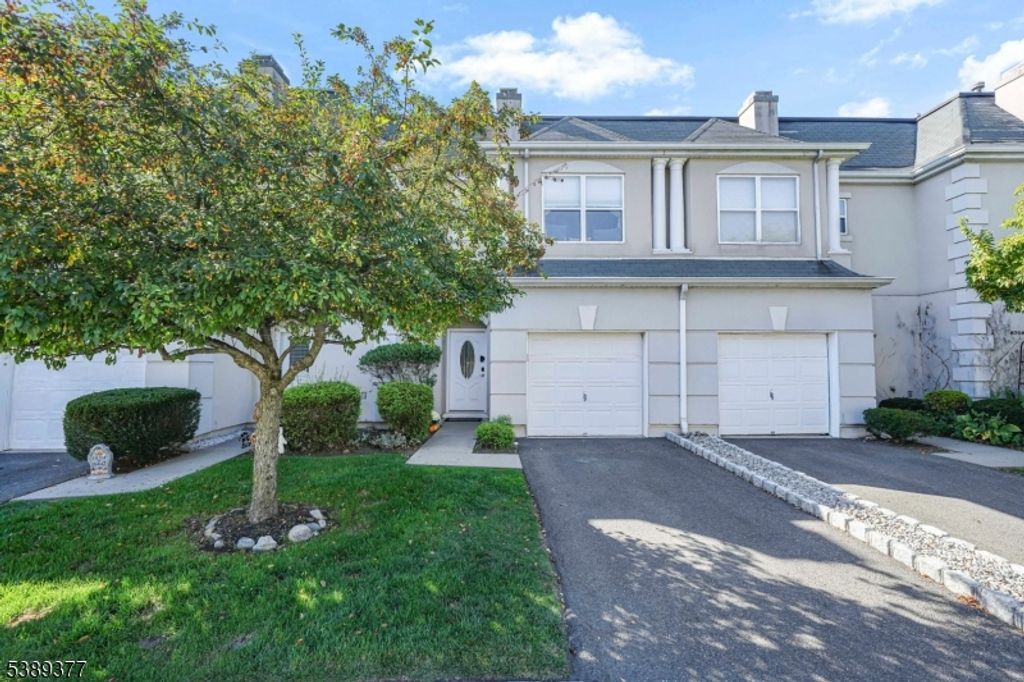 8710 Brittany Dr, Wayne Twp., NJ 07470