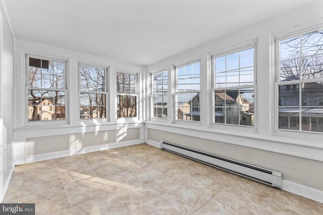 751 W PENNSYLVANIA AVE, Pen Argyl, PA 18072