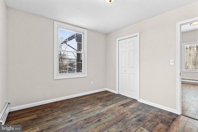 751 W PENNSYLVANIA AVE, Pen Argyl, PA 18072