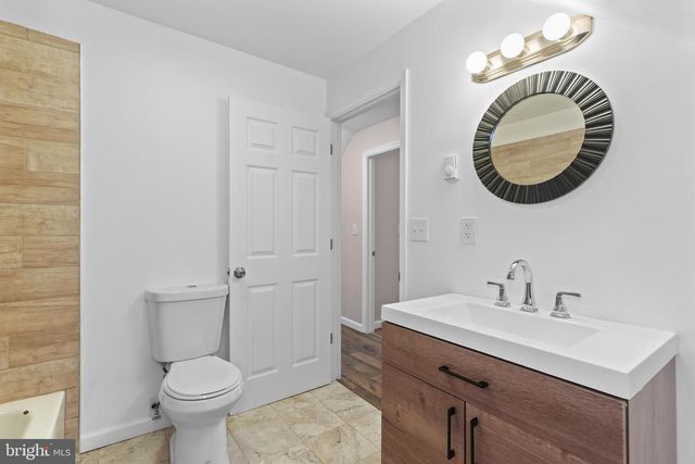 751 W PENNSYLVANIA AVE, Pen Argyl, PA 18072