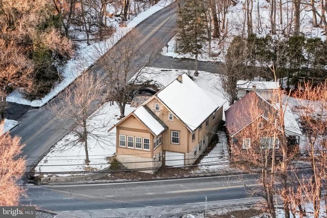 751 W PENNSYLVANIA AVE, Pen Argyl, PA 18072