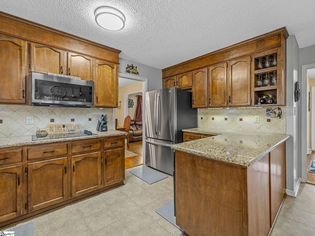 102 Memory Lane, Moore, SC 29369