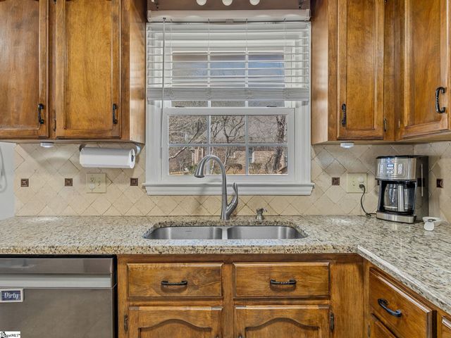 102 Memory Lane, Moore, SC 29369