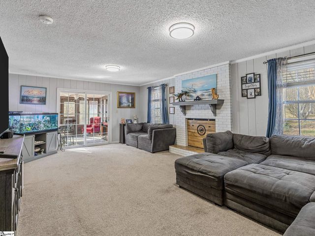 102 Memory Lane, Moore, SC 29369