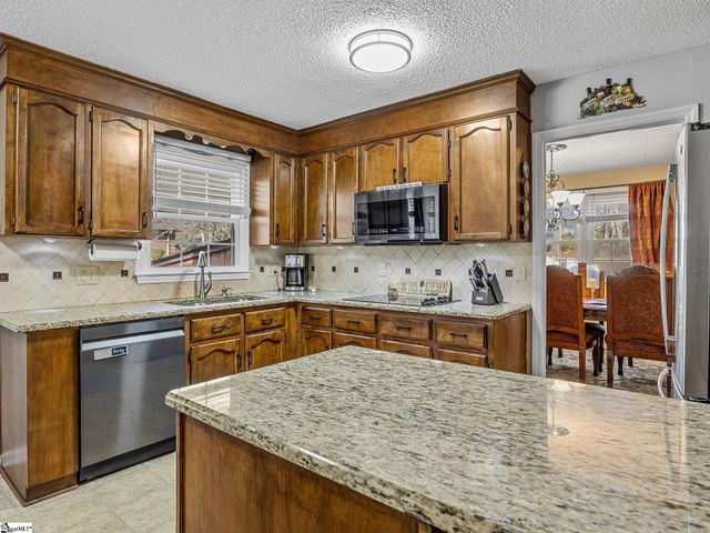 102 Memory Lane, Moore, SC 29369