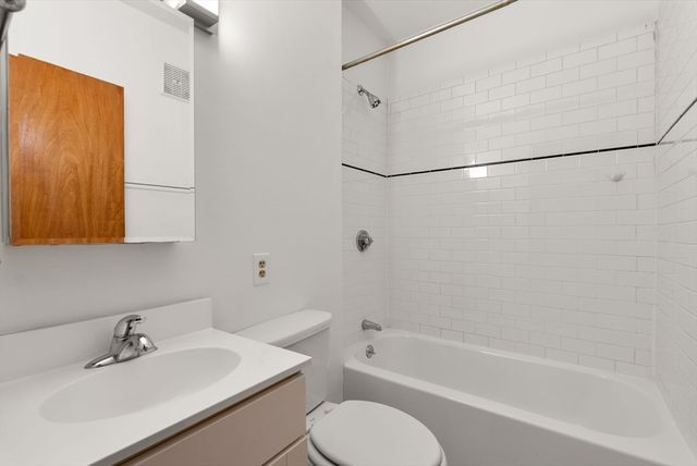 33 Charter St 3R, Boston, MA 02113