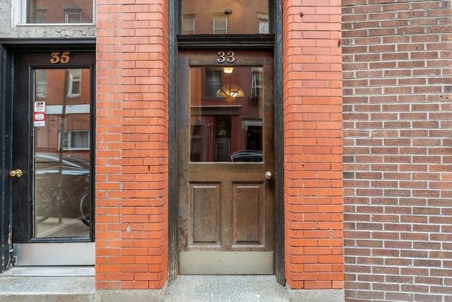 33 Charter St 3R, Boston, MA 02113