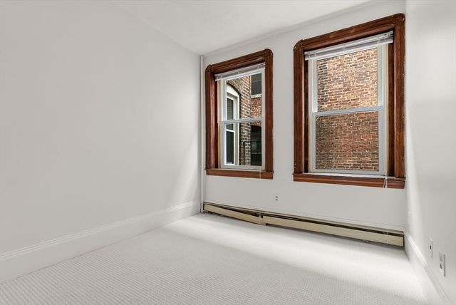 33 Charter St 3R, Boston, MA 02113