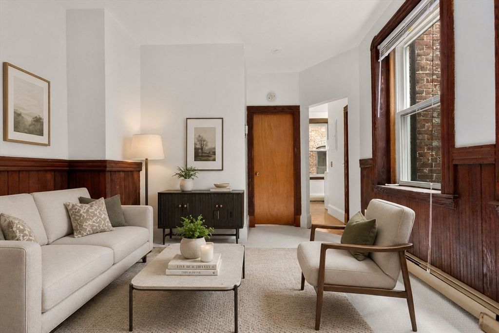33 Charter St 3R, Boston, MA 02113