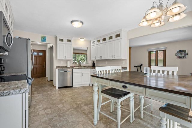 7625 S Manitowoc AVENUE, Oak Creek, WI 53154