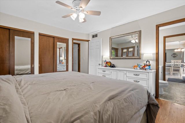 7625 S Manitowoc AVENUE, Oak Creek, WI 53154