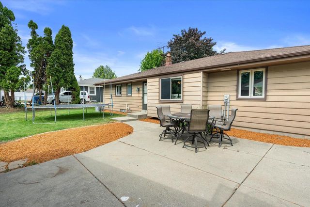 7625 S Manitowoc AVENUE, Oak Creek, WI 53154
