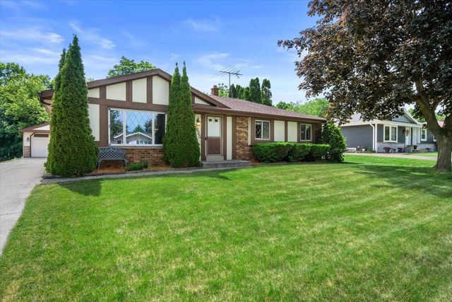 7625 S Manitowoc AVENUE, Oak Creek, WI 53154