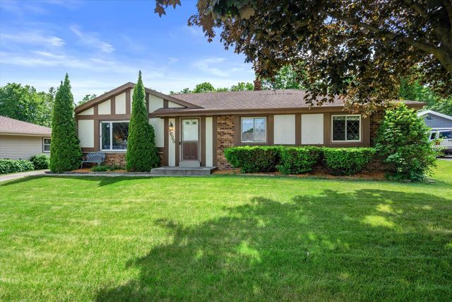7625 S Manitowoc AVENUE, Oak Creek, WI 53154