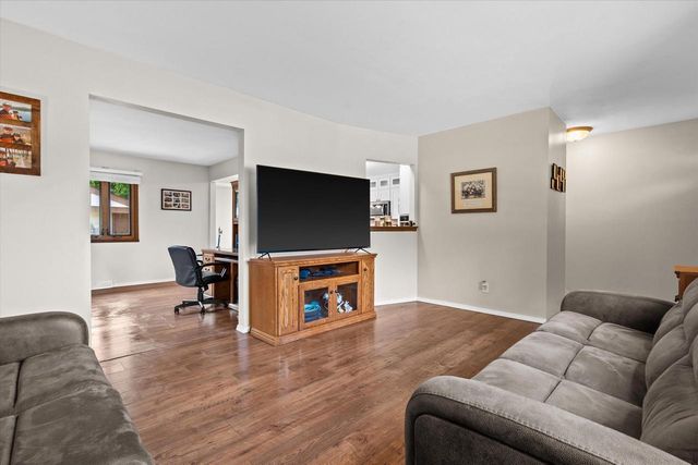 7625 S Manitowoc AVENUE, Oak Creek, WI 53154