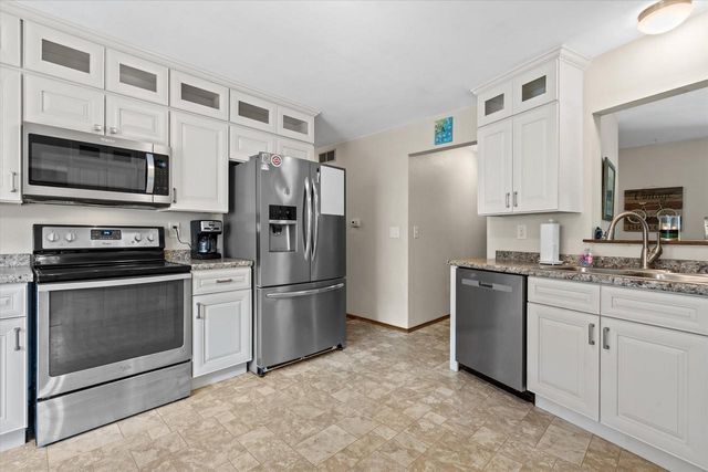 7625 S Manitowoc AVENUE, Oak Creek, WI 53154