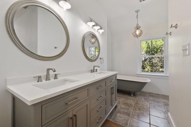1612 The High RD, Austin, TX 78746