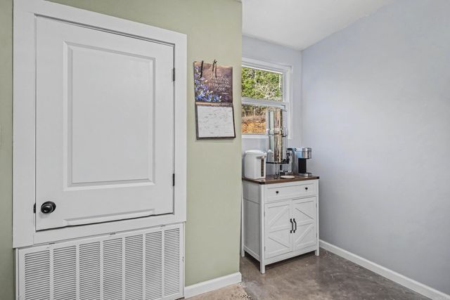 38 Crestview Rd Road, Conway, AR 72034