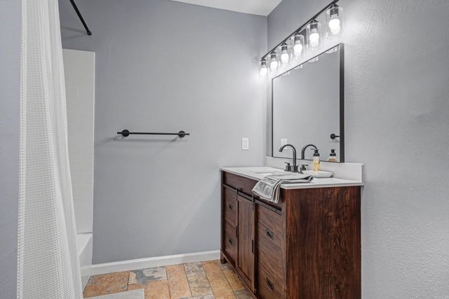 38 Crestview Rd Road, Conway, AR 72034