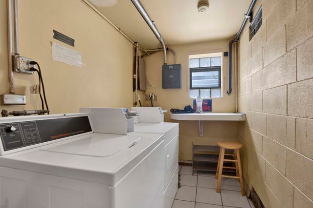 6357 W Addison Street 2F-SW, Chicago, IL 60634