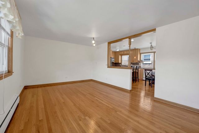 6357 W Addison Street 2F-SW, Chicago, IL 60634