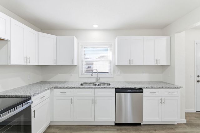 2637 N Volutsia St, Wichita, KS 67219