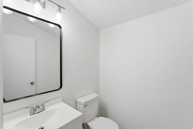 2637 N Volutsia St, Wichita, KS 67219