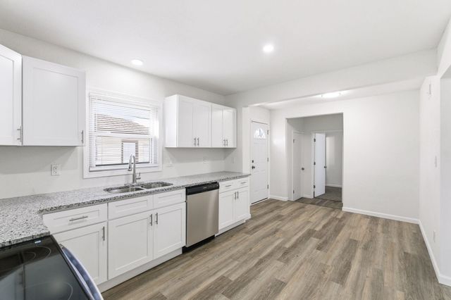 2637 N Volutsia St, Wichita, KS 67219