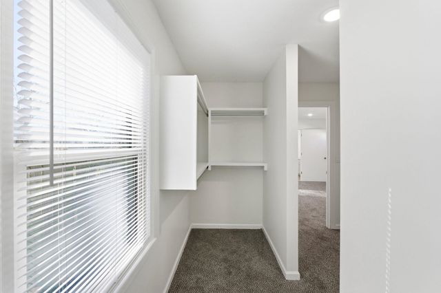 2637 N Volutsia St, Wichita, KS 67219