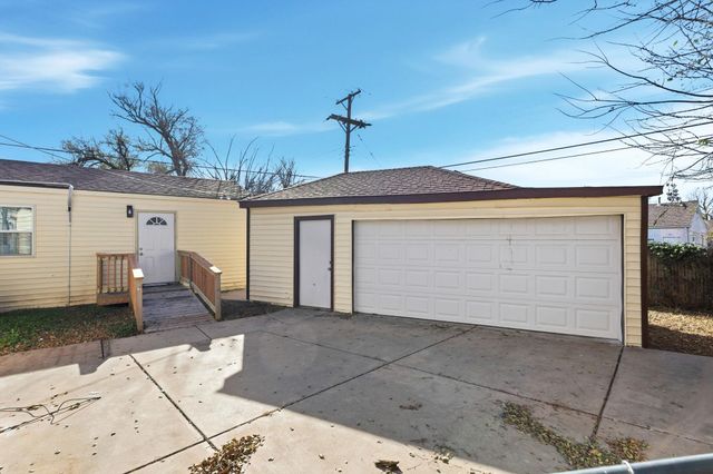 2637 N Volutsia St, Wichita, KS 67219