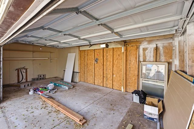 2637 N Volutsia St, Wichita, KS 67219