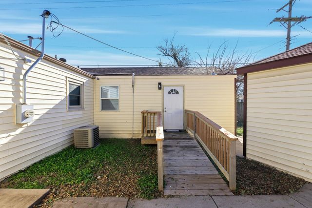 2637 N Volutsia St, Wichita, KS 67219