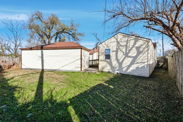 2637 N Volutsia St, Wichita, KS 67219