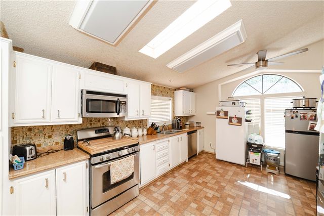 354 S Hano Road, Golden Valley, AZ 86413