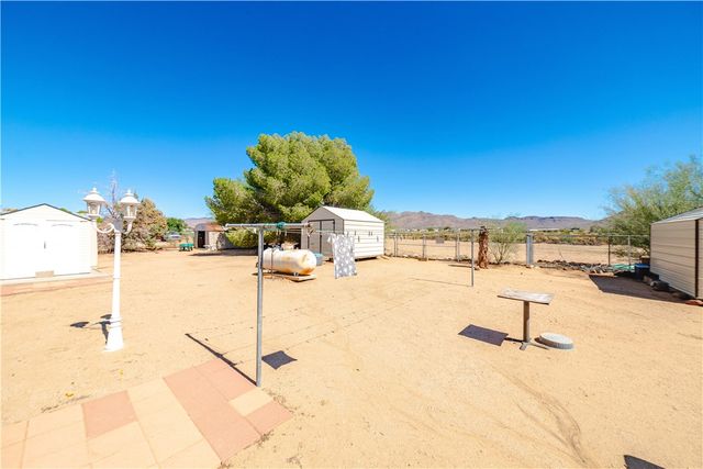 354 S Hano Road, Golden Valley, AZ 86413