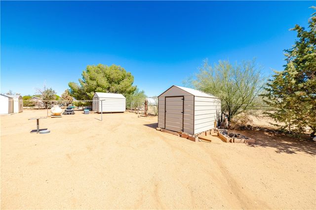 354 S Hano Road, Golden Valley, AZ 86413