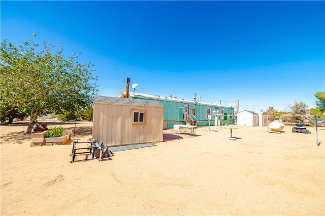 354 S Hano Road, Golden Valley, AZ 86413