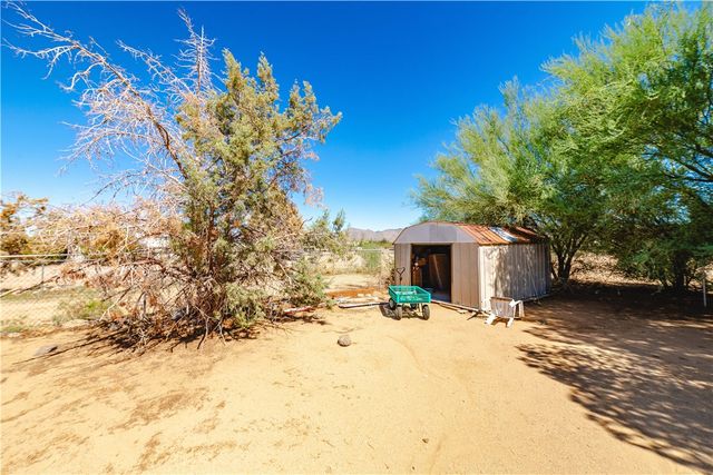 354 S Hano Road, Golden Valley, AZ 86413