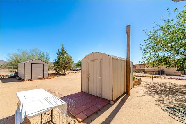 354 S Hano Road, Golden Valley, AZ 86413