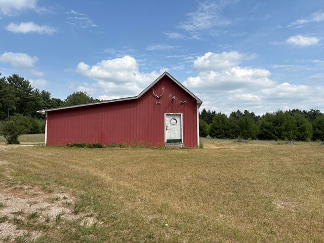 22347 5 Mile Road, Morley, MI 49336
