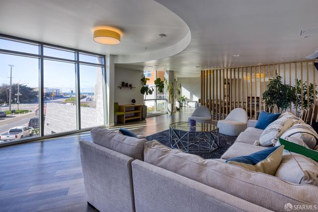 3535 Wawona Street 311, San Francisco, CA 94116