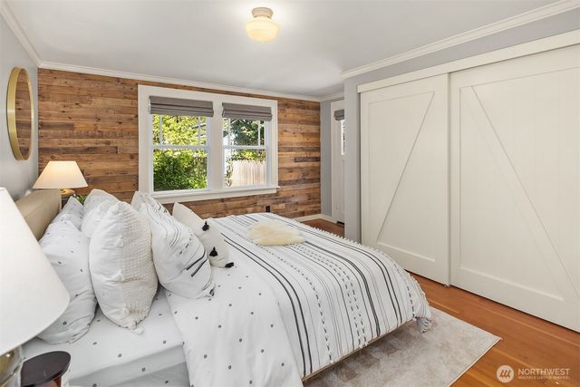 546 N 75th Street, Seattle, WA 98103