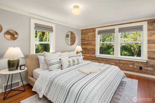 546 N 75th Street, Seattle, WA 98103