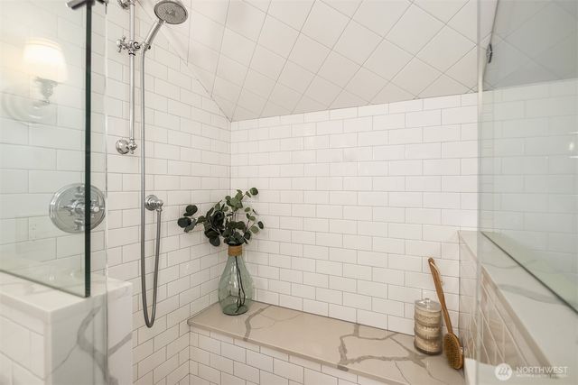 546 N 75th Street, Seattle, WA 98103