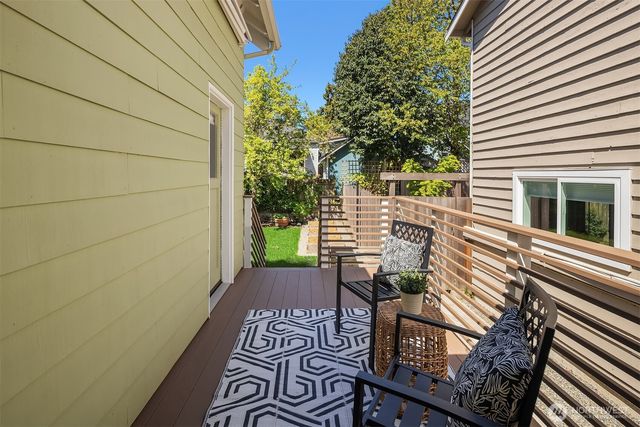 546 N 75th Street, Seattle, WA 98103